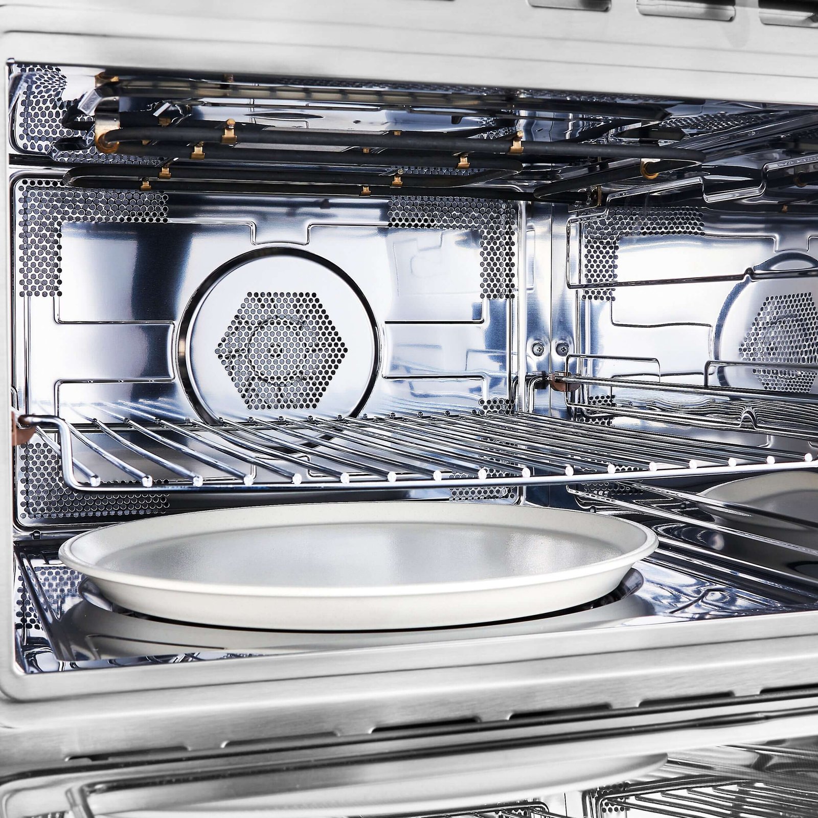FMWDR3093-24WHT-oliena-built-in-wall-microwave-oven-cavity.jpg