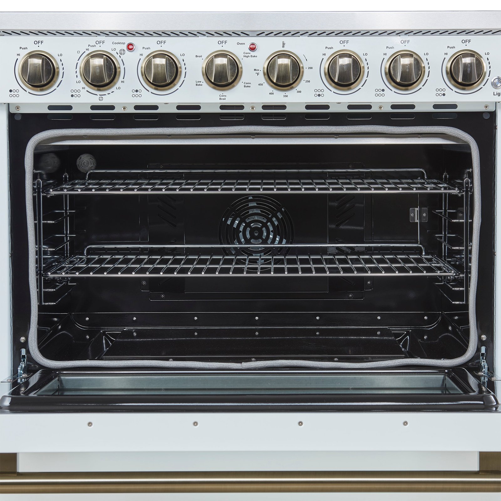 Electric-Range_FFSEL6011-36WHT_V1_3_Close-Up-Oven-Inside_04-03-2025.jpg