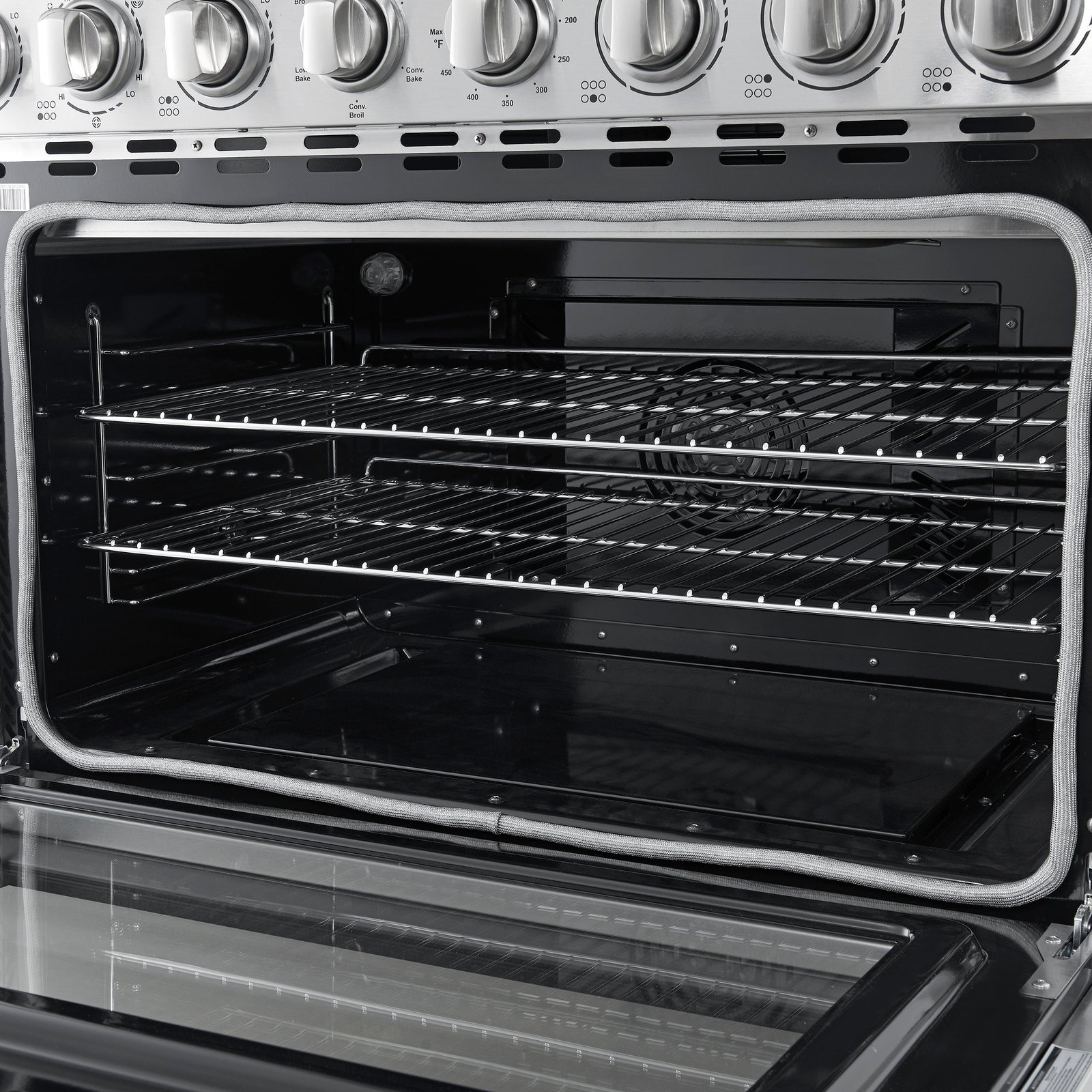 Electric-Range_FFSEL6011-36_V1_4_Close-Up-Oven-Inside-Angle_04-03-2025-1.jpg